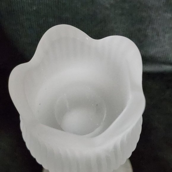 Tiara Exclusive Frosted Tulip Glass Candlestick Holder 6" vintage satin - Picture 5 of 8